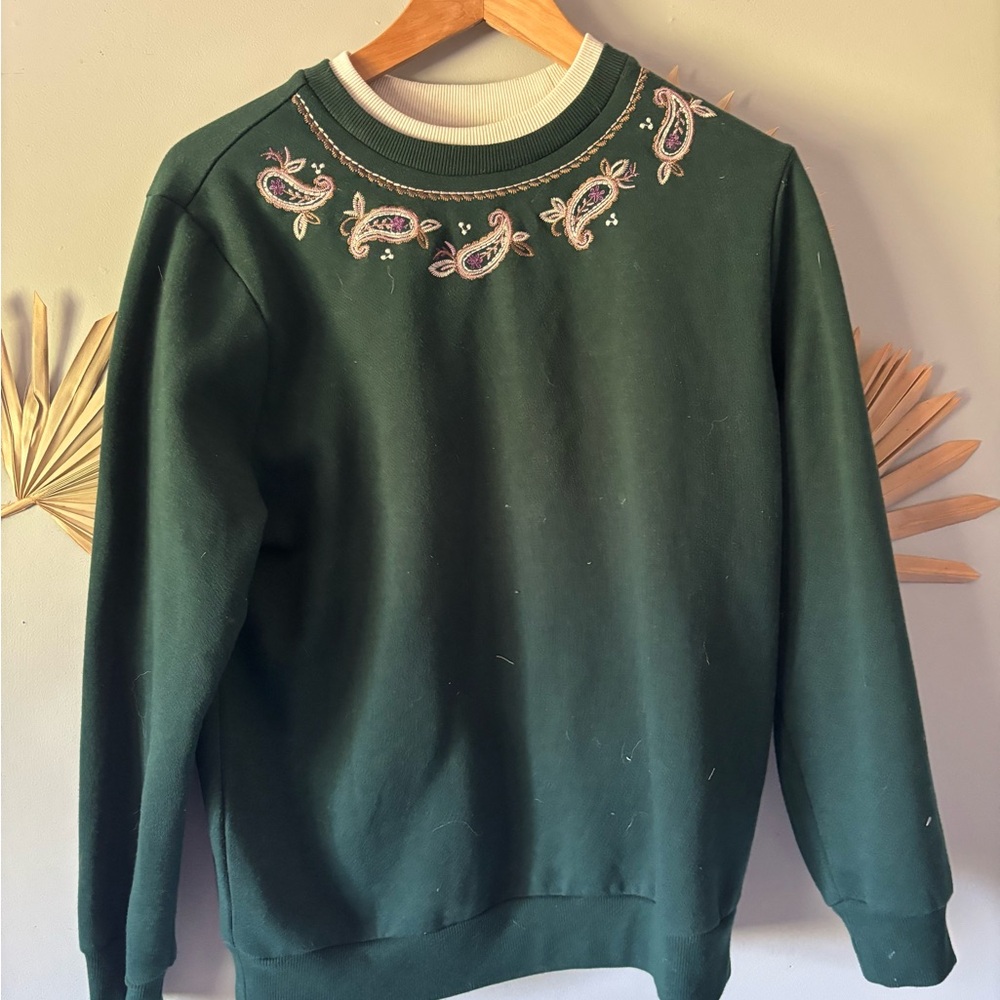 2000’s Forest Green Embroidered Paisley Sweatshirt – Size Small –
